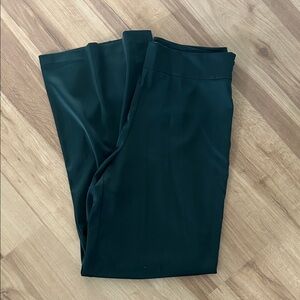 Anne Klein side zip forest Green Wide-Leg Pants.  Size 8.  Worn once.
